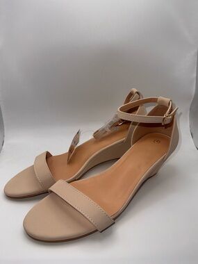 Forever 21 Beige Ankle-Strap Wedge Sandals. Size 8. NWT